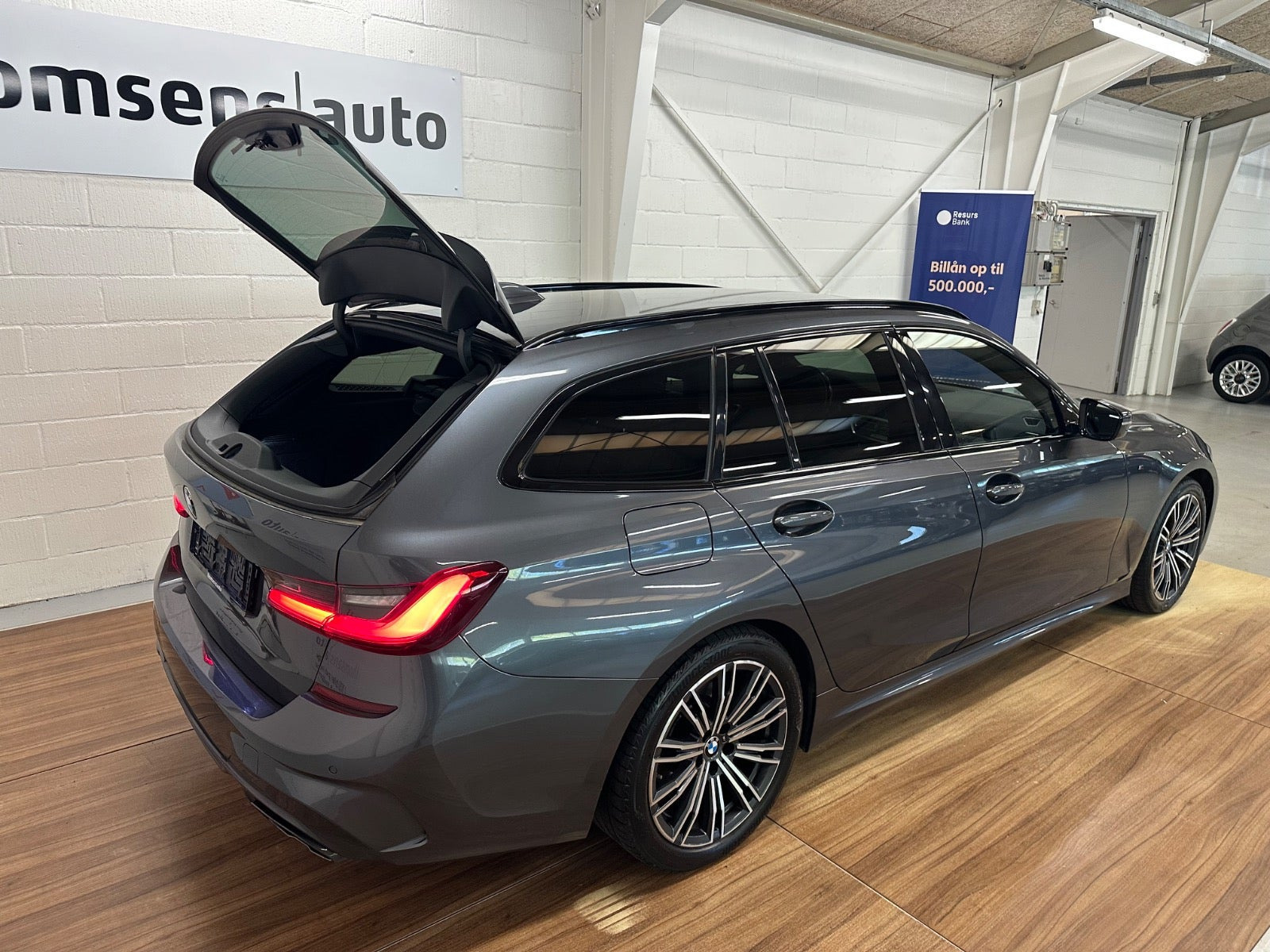 Grå BMW 320d fra 2021