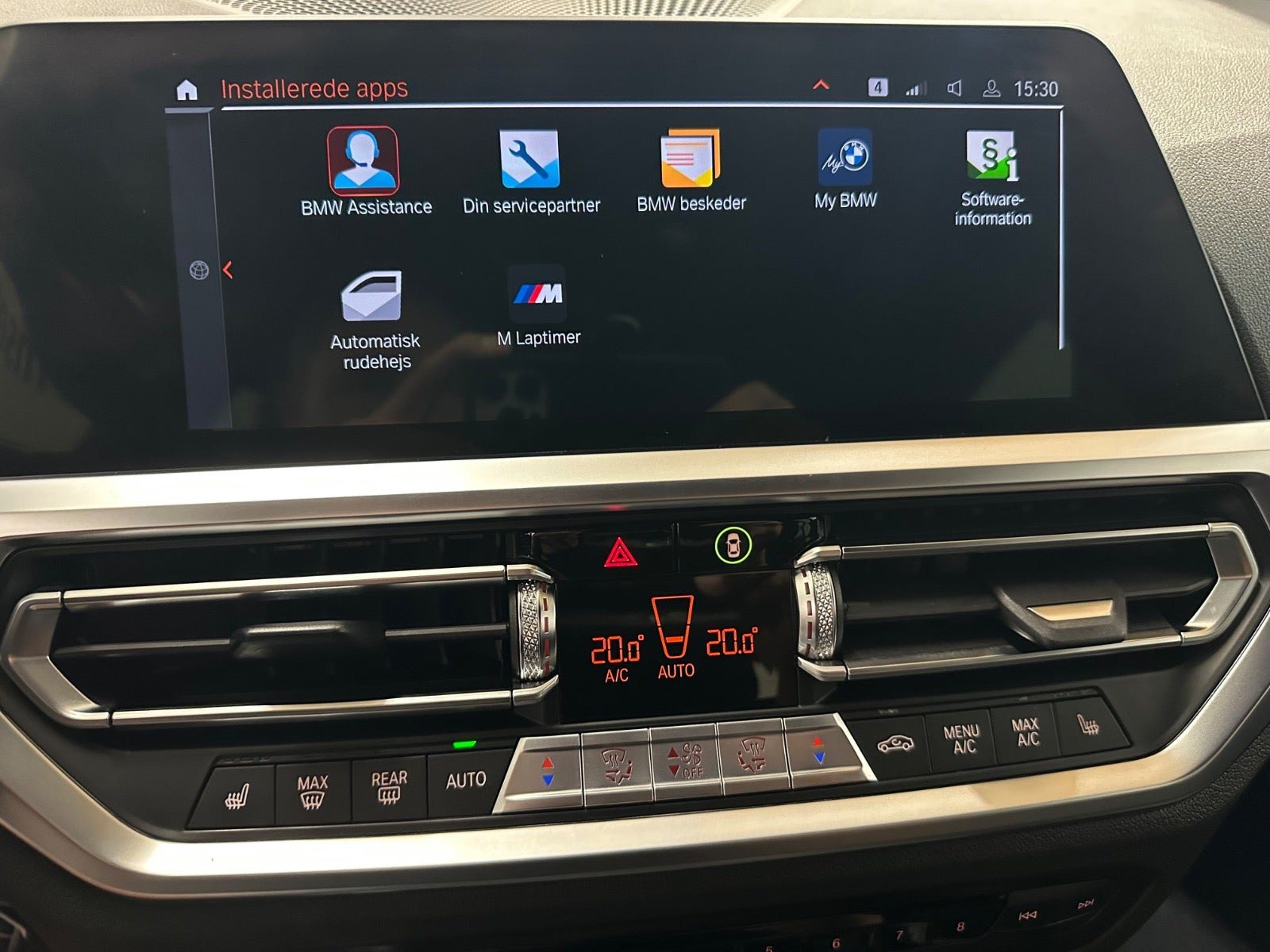 Grå BMW 320d fra 2021