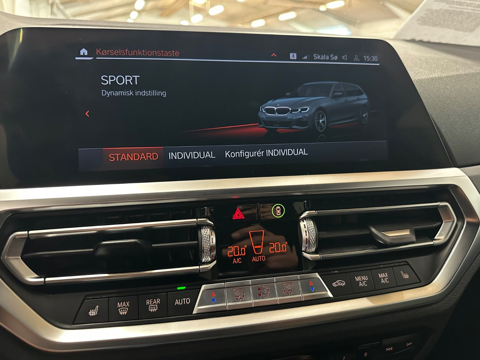 Grå BMW 320d fra 2021