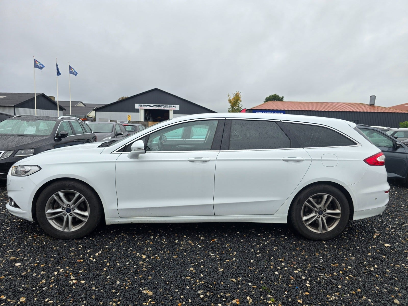 Hvid Ford Mondeo fra 2018