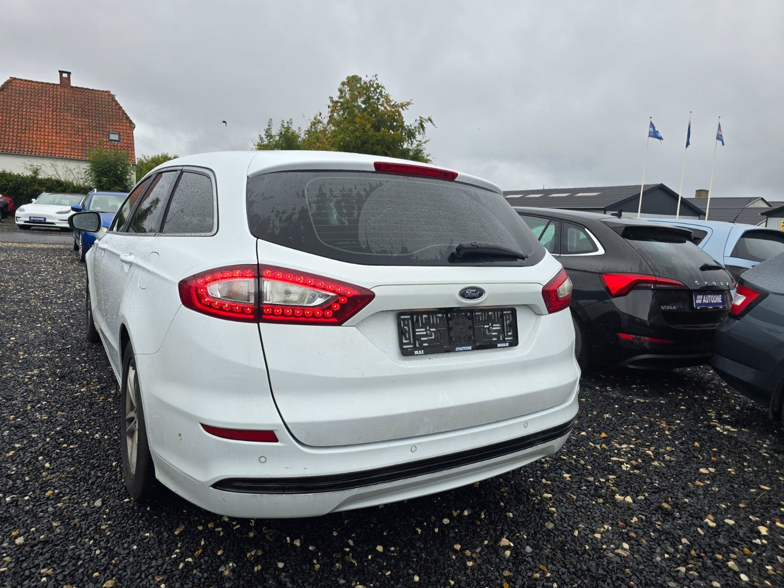 Hvid Ford Mondeo fra 2018