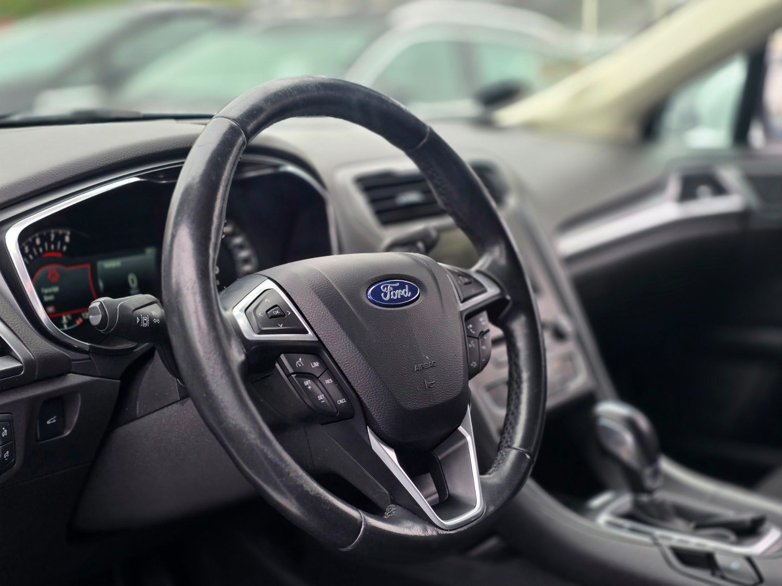 Hvid Ford Mondeo fra 2018