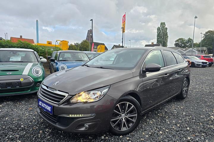 Brun Peugeot 308 fra 2015