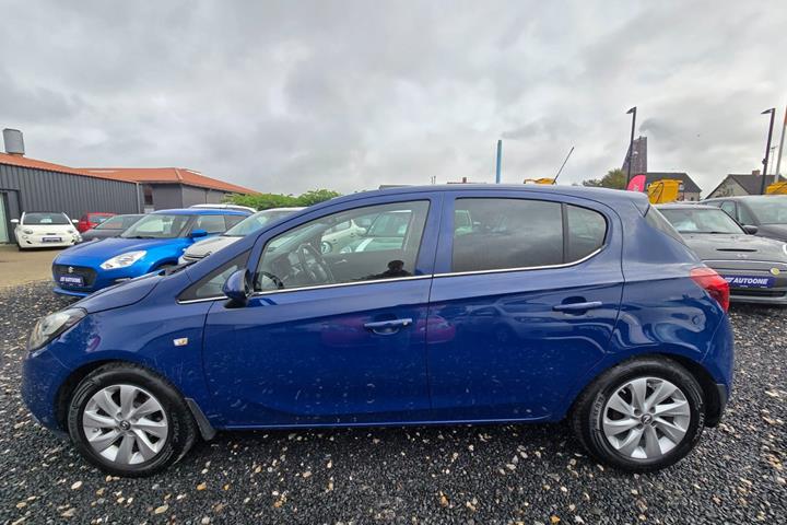 Blå Opel Corsa fra 2019
