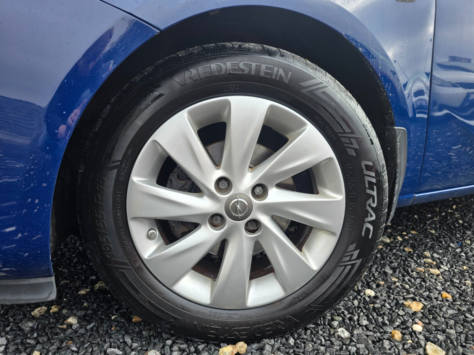 Blå Opel Corsa fra 2019