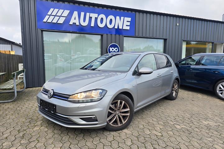 Sølv VW Golf VII fra 2018