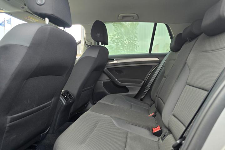 Sølv VW Golf VII fra 2018