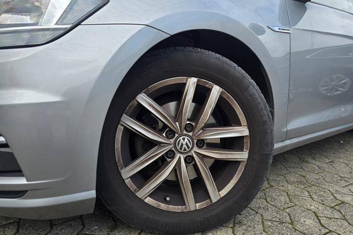 Sølv VW Golf VII fra 2018