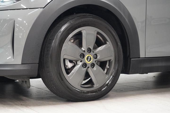 Grå Mini Cooper SE fra 2022