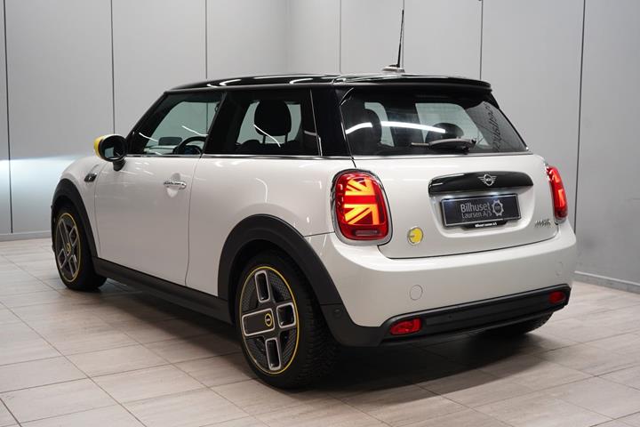 Hvid Mini Cooper SE fra 2022