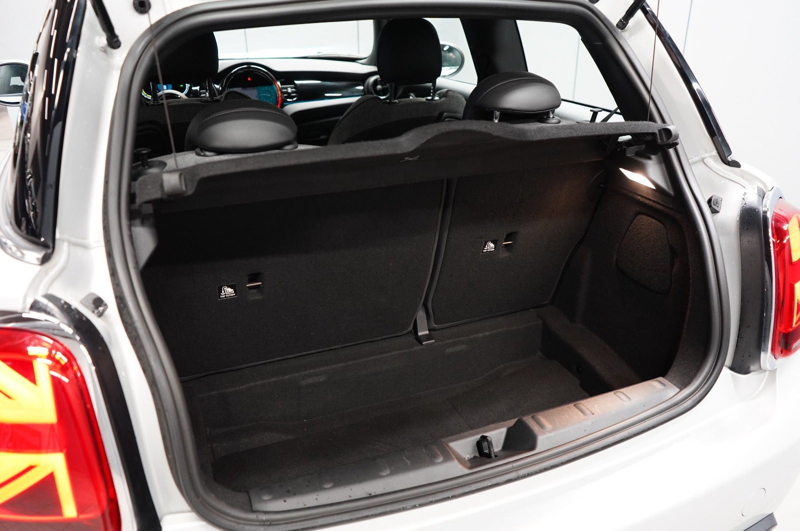 Hvid Mini Cooper SE fra 2022