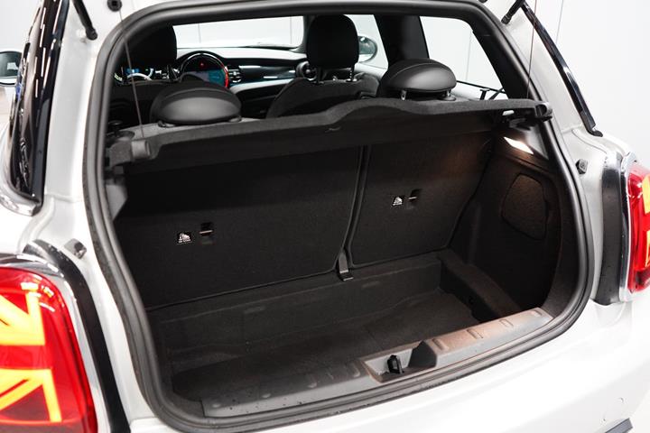 Hvid Mini Cooper SE fra 2022
