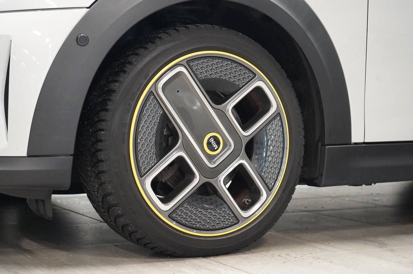 Hvid Mini Cooper SE fra 2022