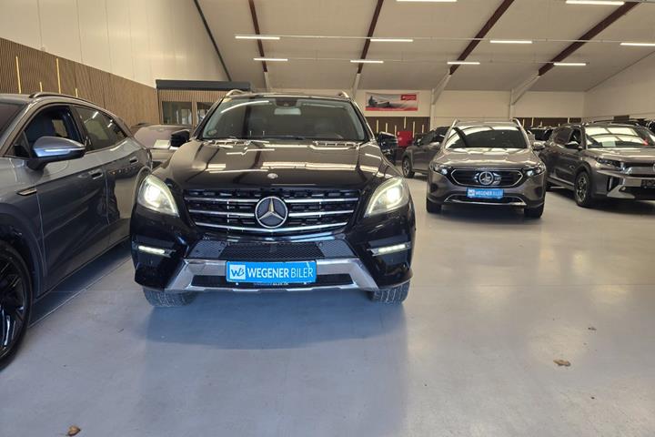 Sort Mercedes ML350 fra 2012