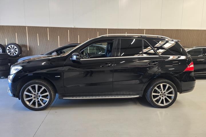 Sort Mercedes ML350 fra 2012