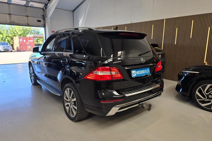 Sort Mercedes ML350 fra 2012