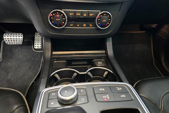 Sort Mercedes ML350 fra 2012