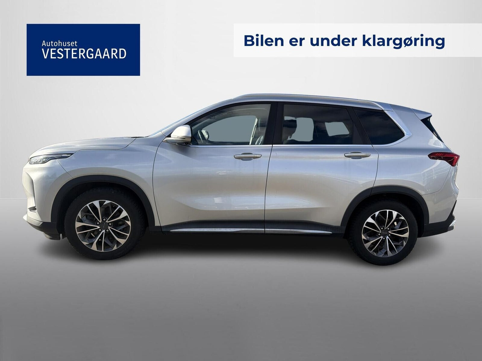 Grå Maxus Euniq6 fra 2022