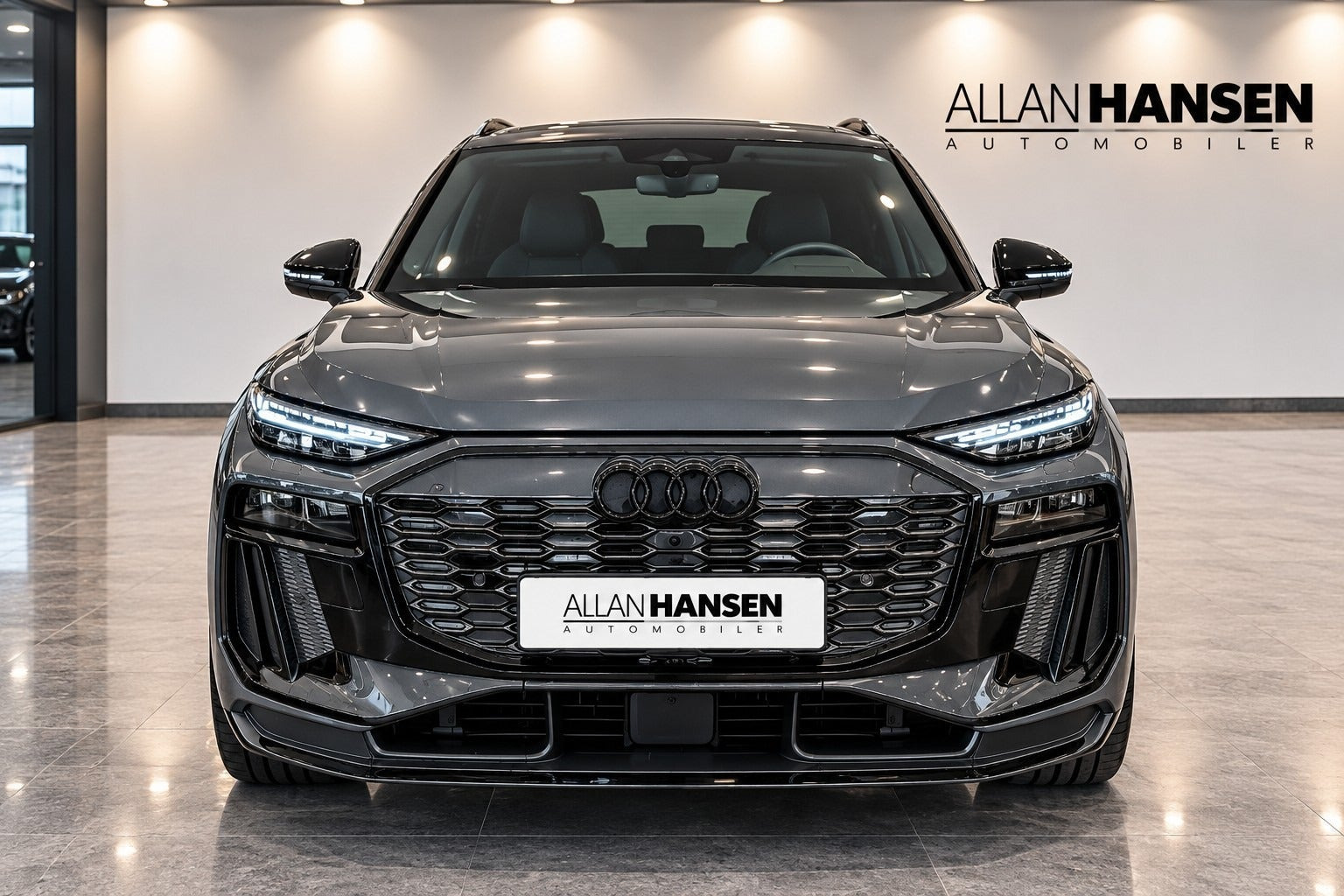 Grå Audi SQ6 e-tron fra 2025