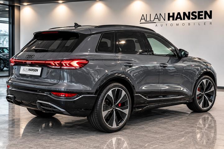 Grå Audi SQ6 e-tron fra 2025