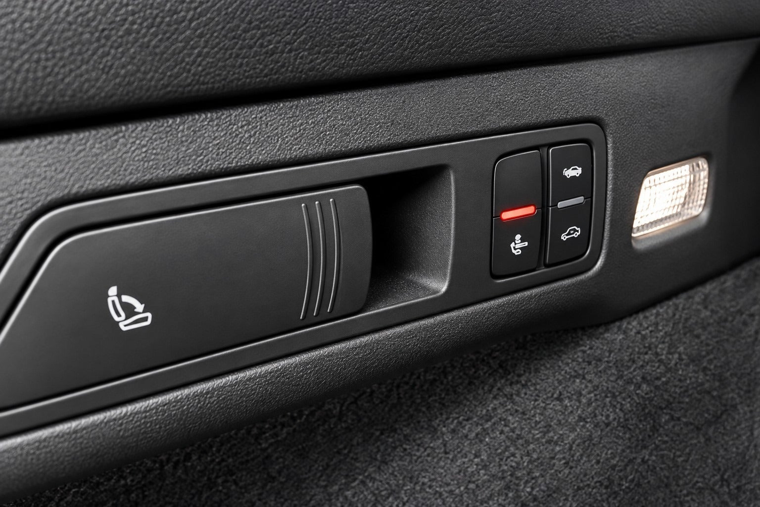 Grå Audi SQ6 e-tron fra 2025