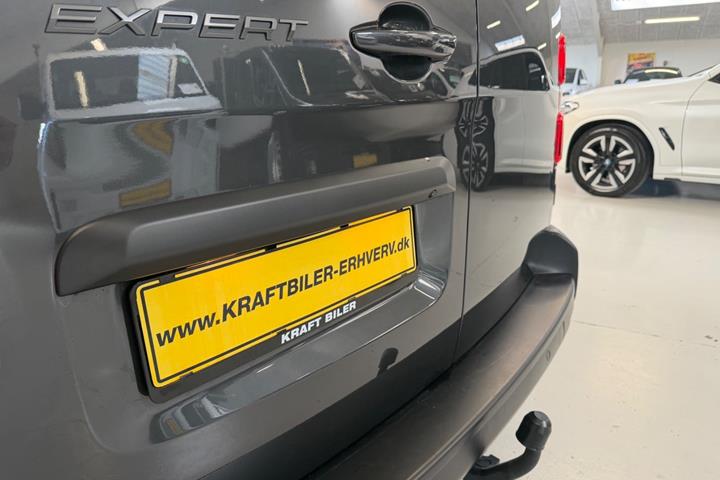 Grå Peugeot Expert fra 2025