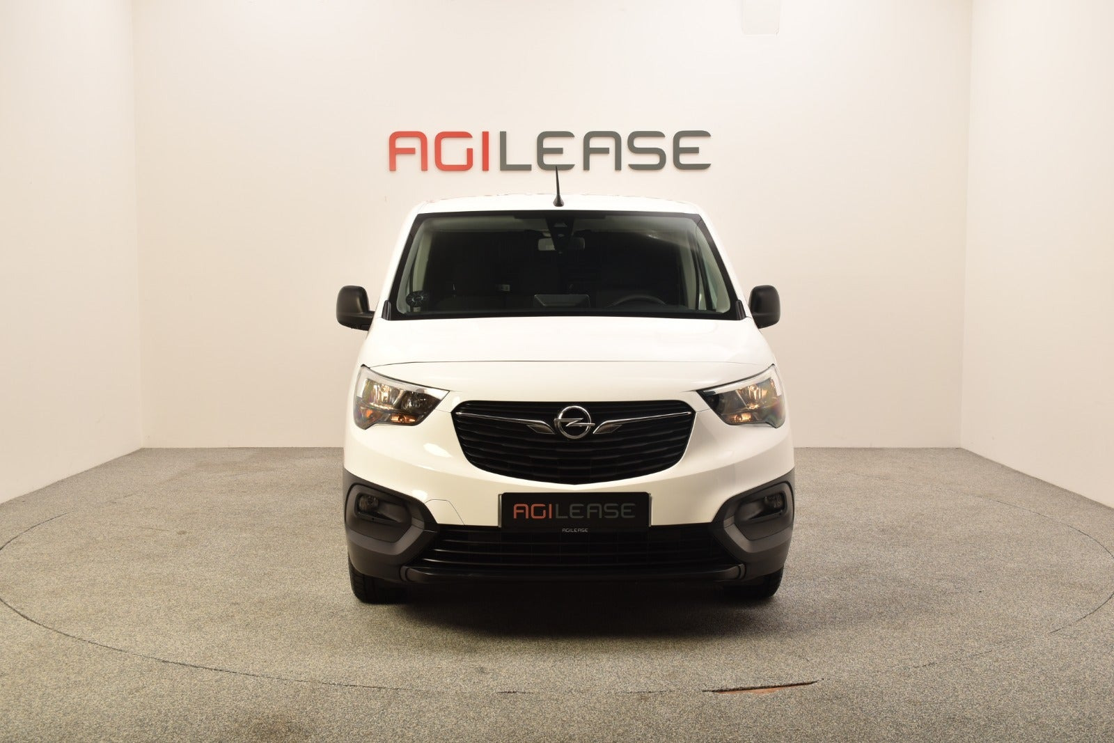 Hvid Opel Combo fra 2022