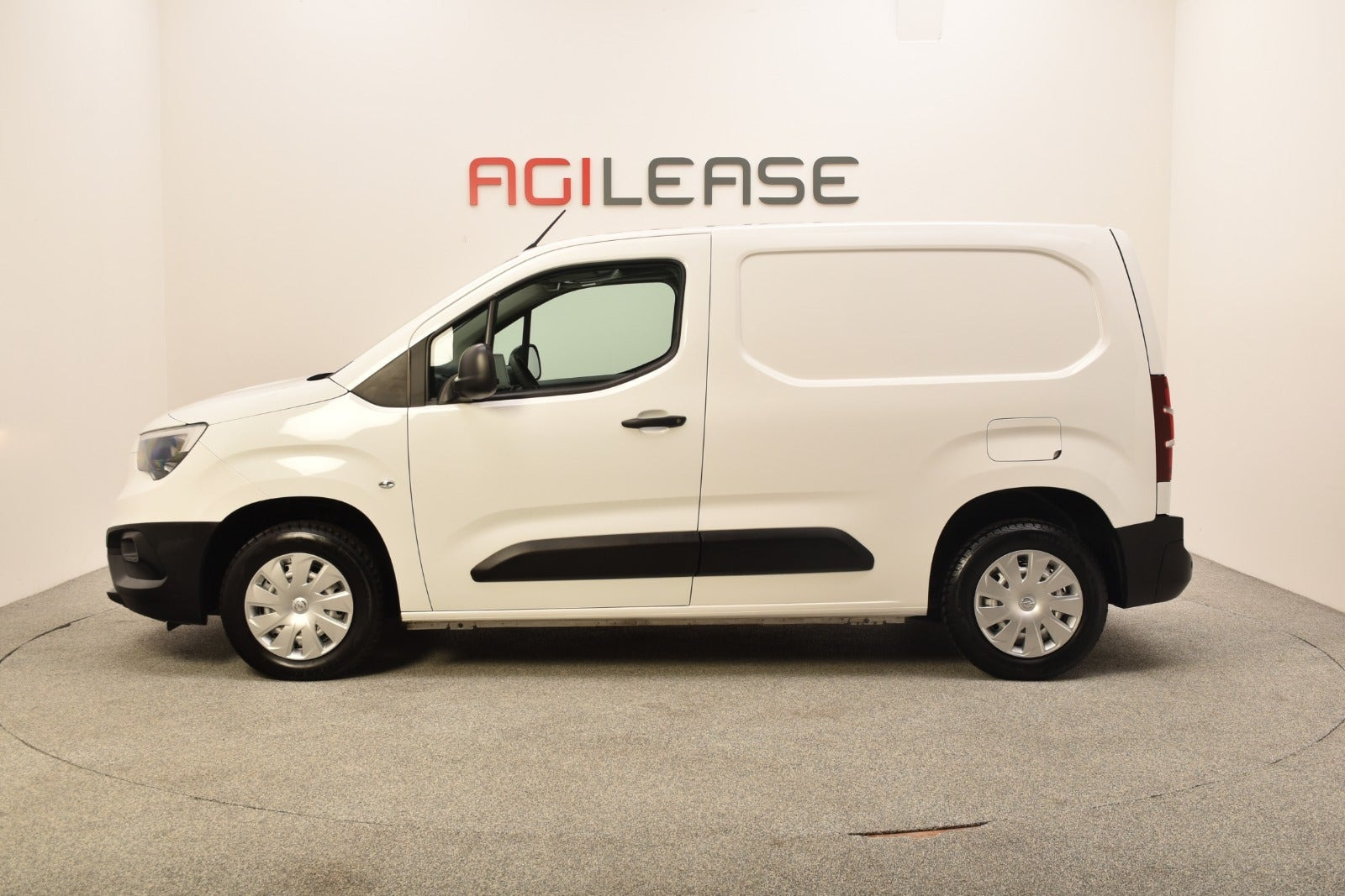Hvid Opel Combo fra 2022
