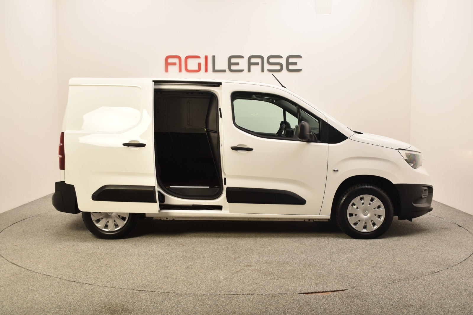 Hvid Opel Combo fra 2022