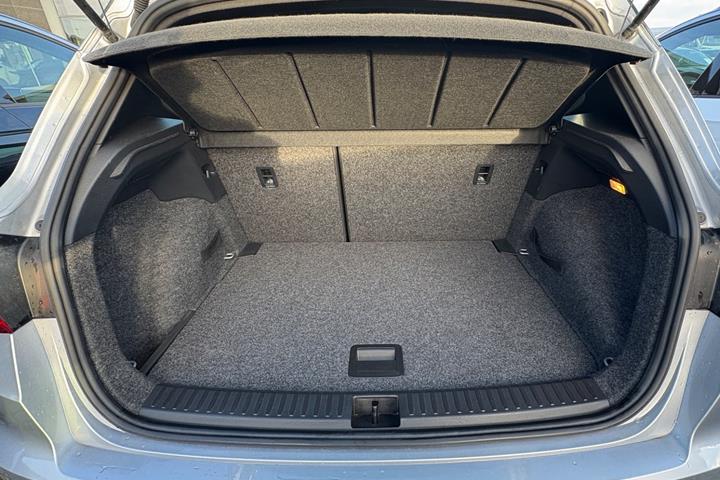 Sølv Seat Arona fra 2019