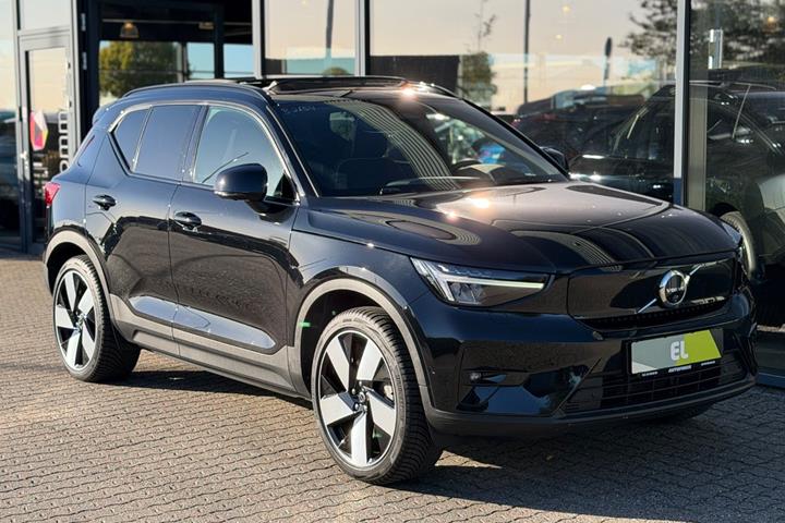 Sort Volvo XC40 fra 2023