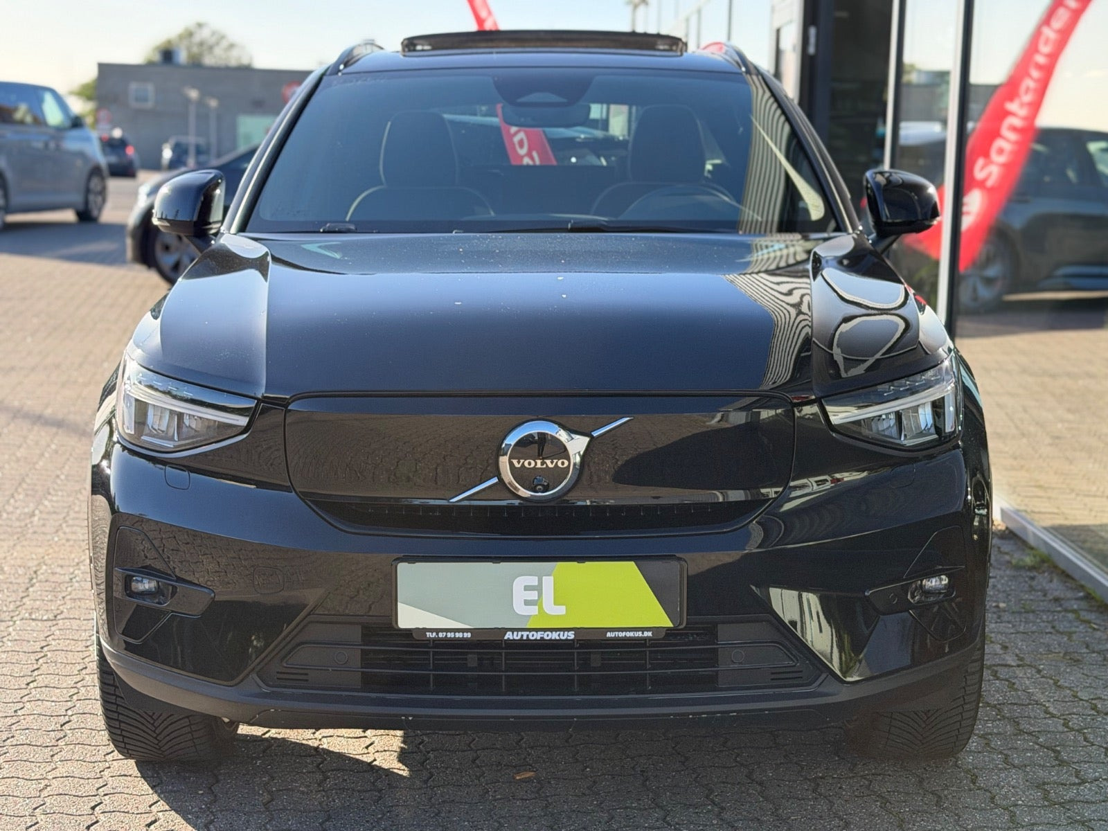 Sort Volvo XC40 fra 2023