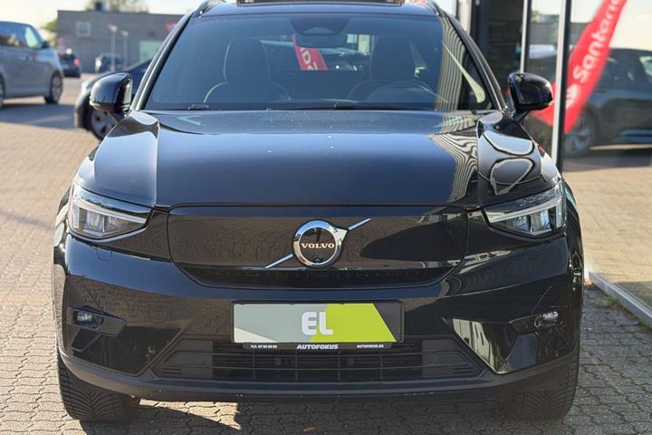 Sort Volvo XC40 fra 2023