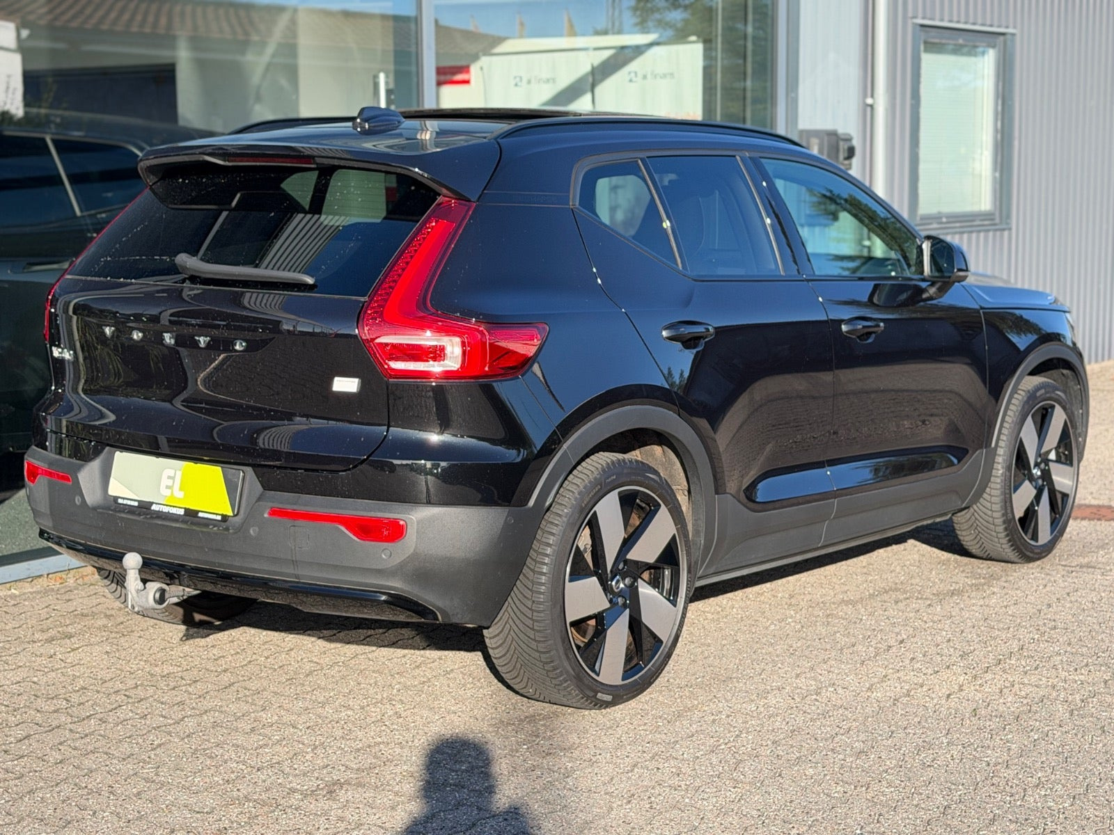 Sort Volvo XC40 fra 2023