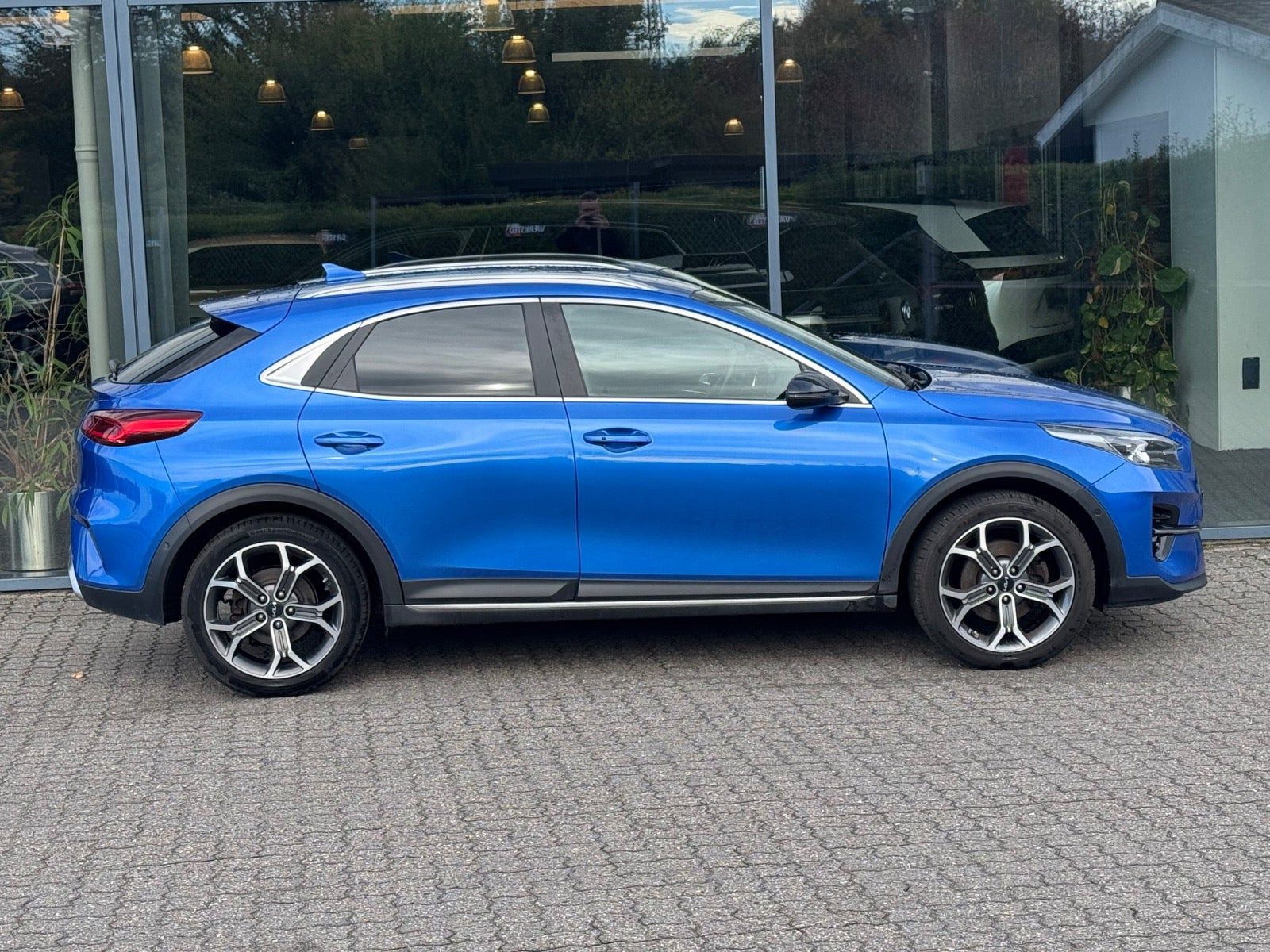 Blå Kia XCeed fra 2022