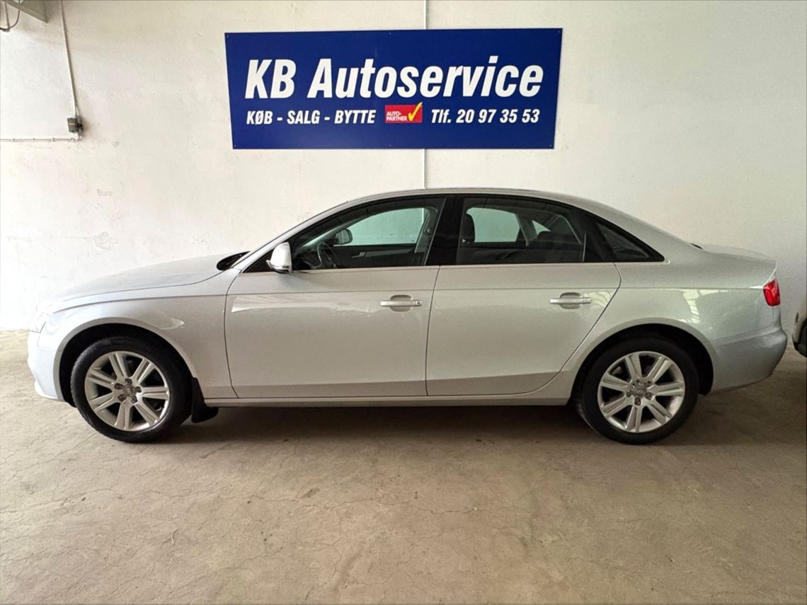 Sølv Audi A4 fra 2008