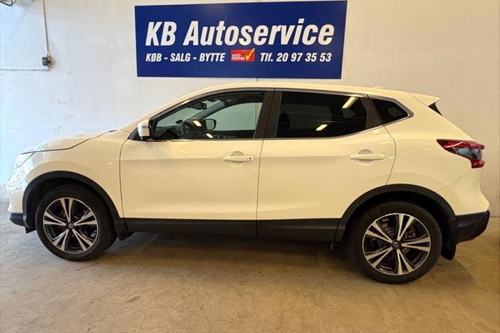 Hvid Nissan Qashqai fra 2017