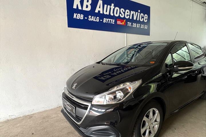 Sort Peugeot 208 fra 2016