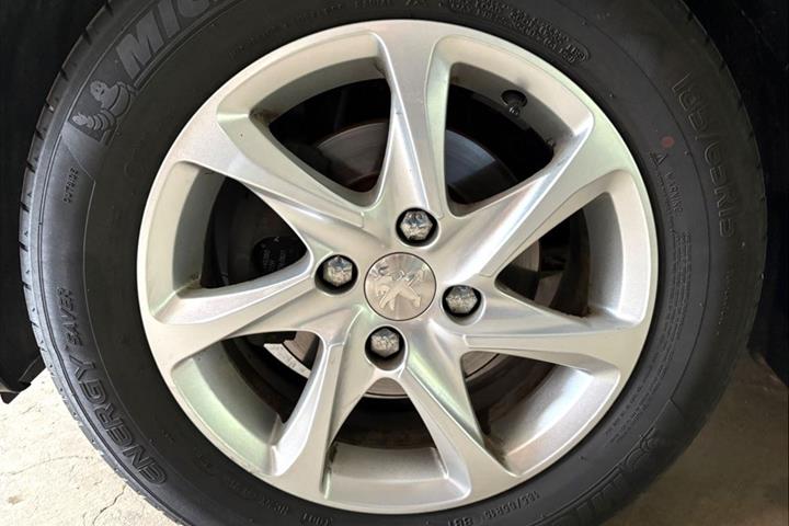 Sort Peugeot 208 fra 2016