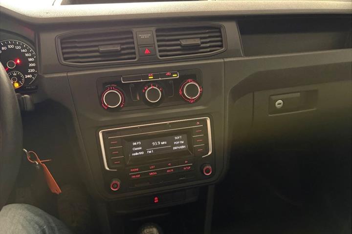 Hvid VW Caddy fra 2017