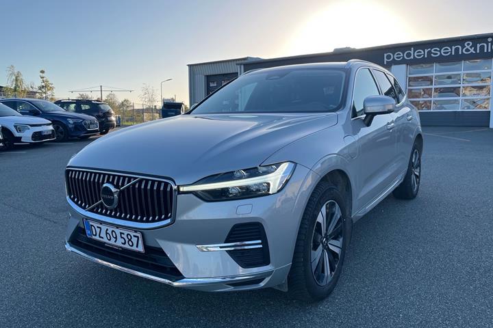 Sølv Volvo XC60 fra 2024