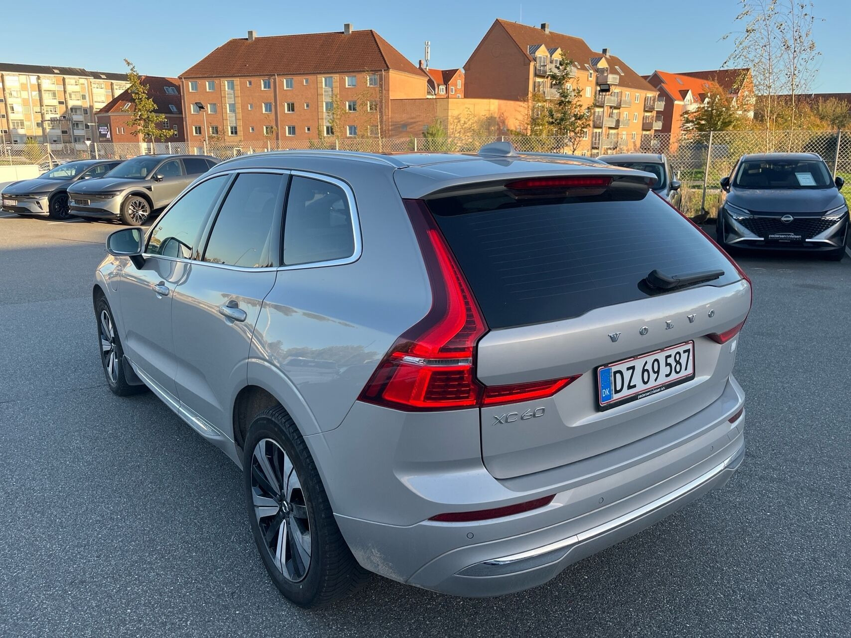 Sølv Volvo XC60 fra 2024