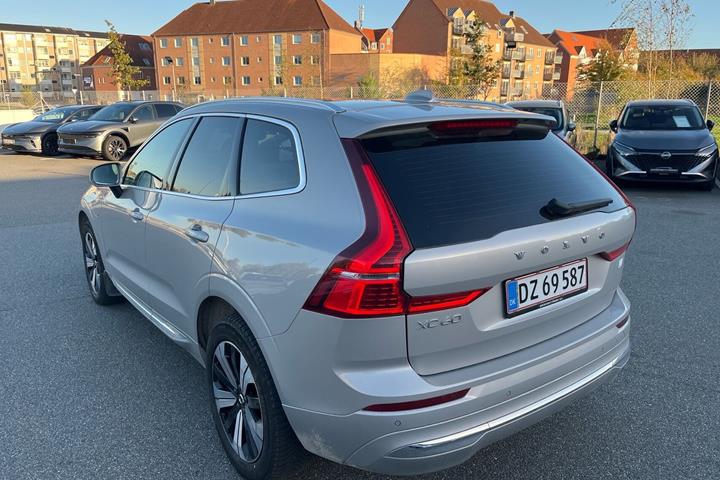 Sølv Volvo XC60 fra 2024
