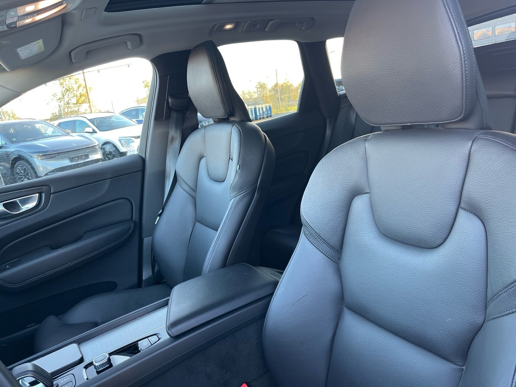 Sølv Volvo XC60 fra 2024