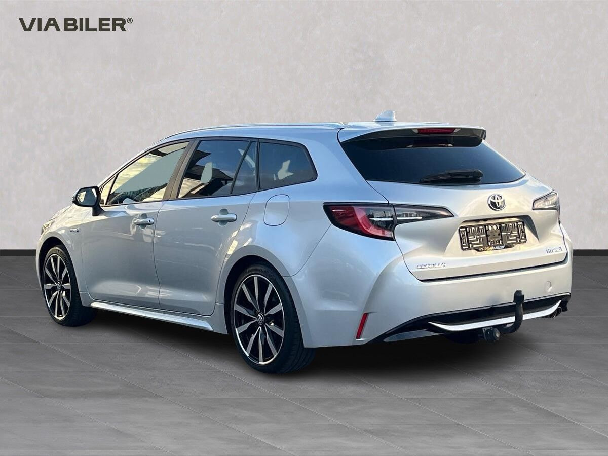 Sølv Toyota Corolla fra 2019