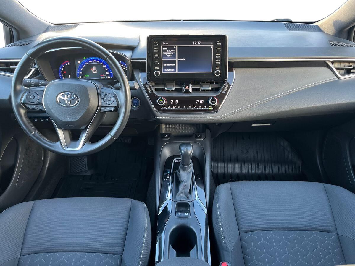 Sølv Toyota Corolla fra 2019