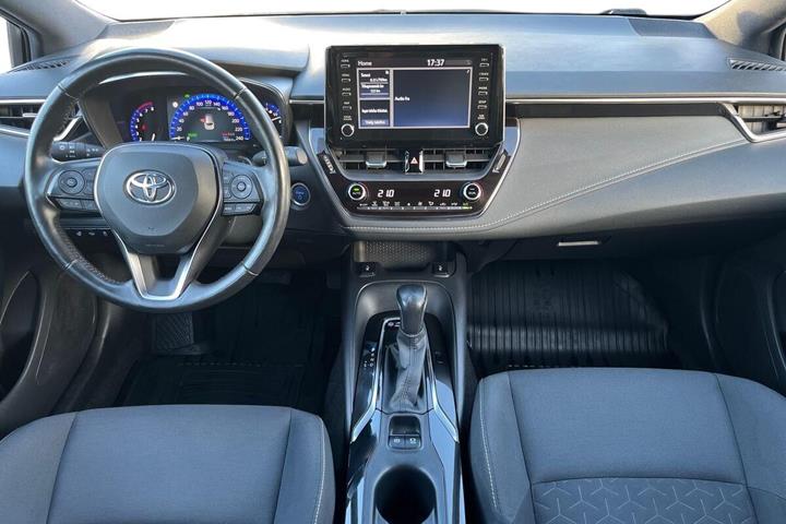 Sølv Toyota Corolla fra 2019