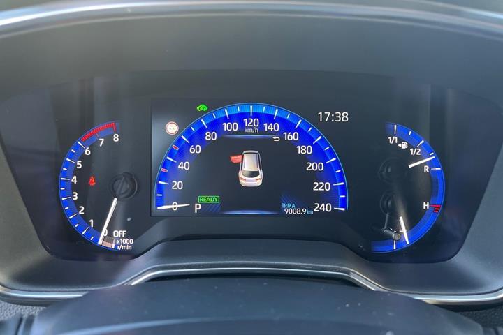 Sølv Toyota Corolla fra 2019