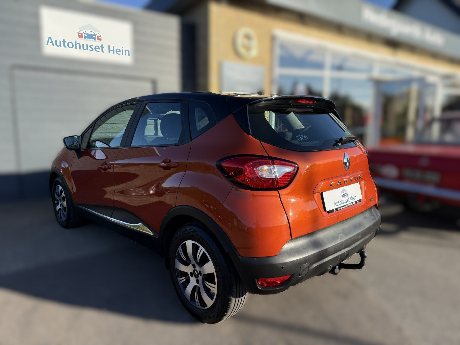 Orange Renault Captur fra 2014