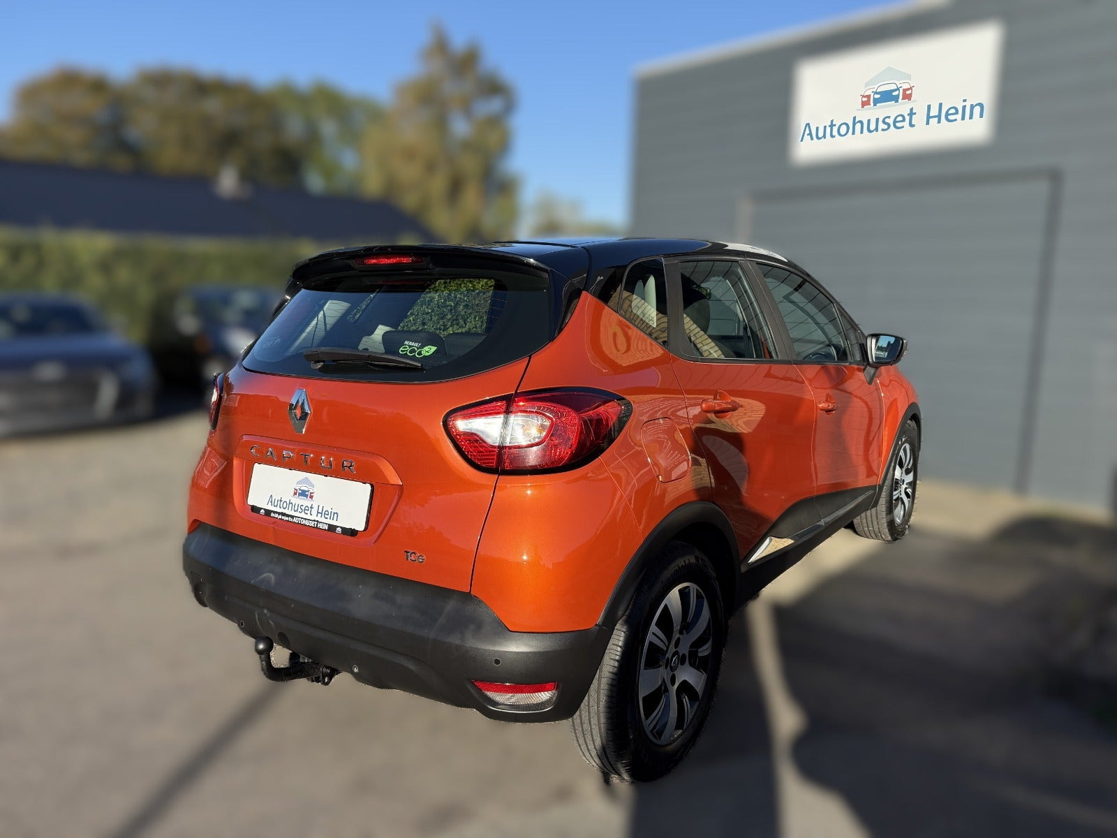 Orange Renault Captur fra 2014